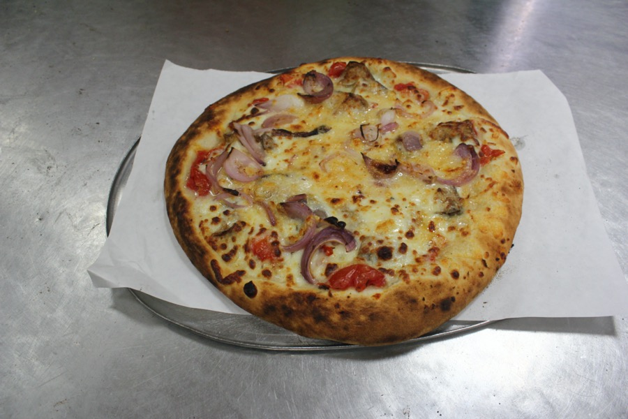 La Pizza Parmigiana con cipolle
