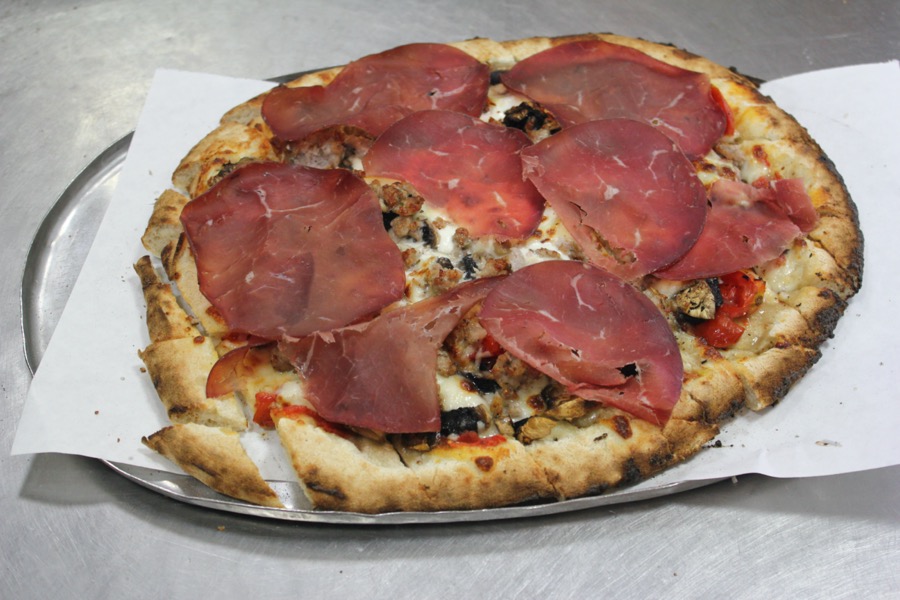 La Pizza Certosina con breasaola